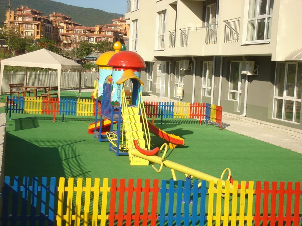 Menada Butterfly Apartment Sveti Vlas Buitenkant foto
