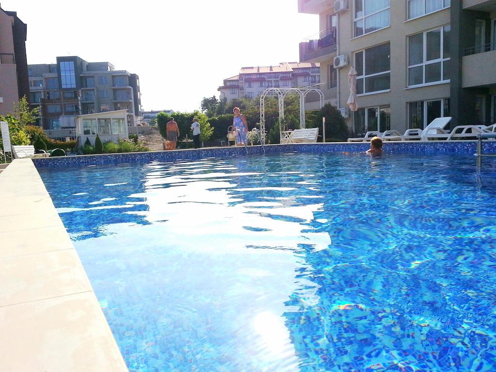 Menada Butterfly Apartment Sveti Vlas Buitenkant foto