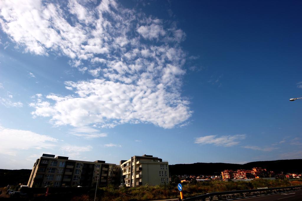 Menada Butterfly Apartment Sveti Vlas Buitenkant foto