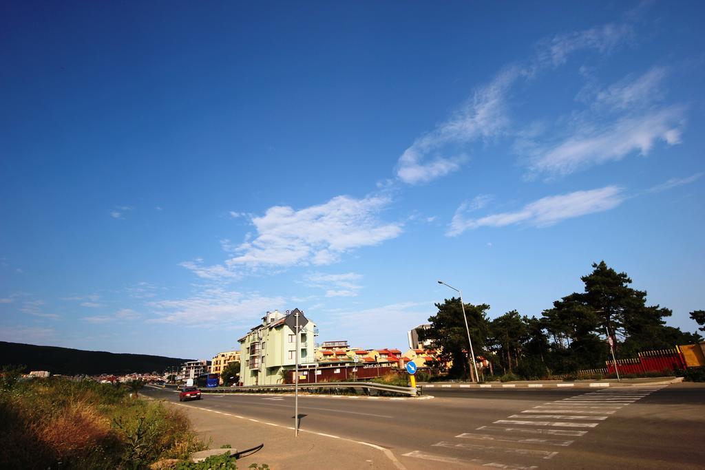 Menada Butterfly Apartment Sveti Vlas Buitenkant foto