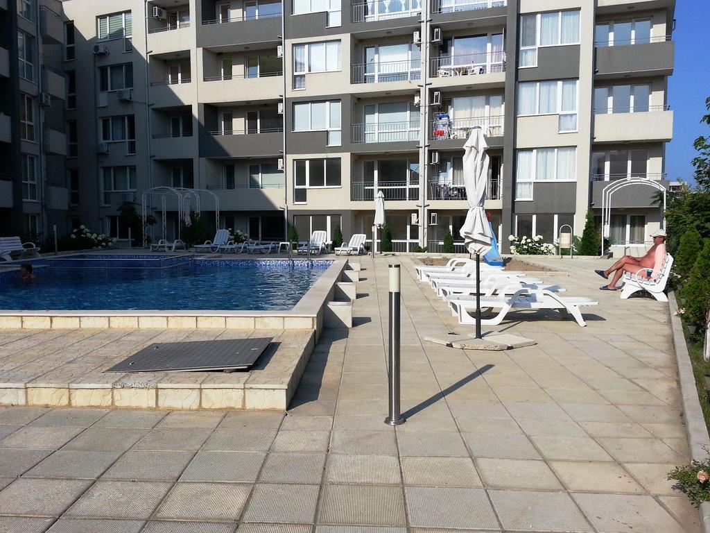 Menada Butterfly Apartment Sveti Vlas Buitenkant foto