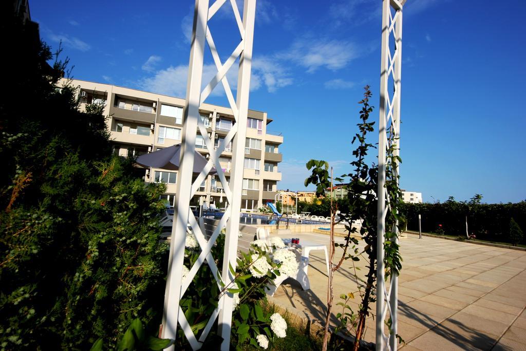 Menada Butterfly Apartment Sveti Vlas Buitenkant foto