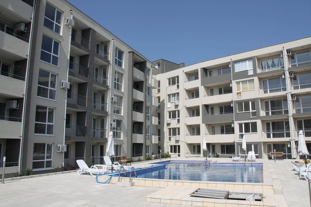 Menada Butterfly Apartment Sveti Vlas Buitenkant foto