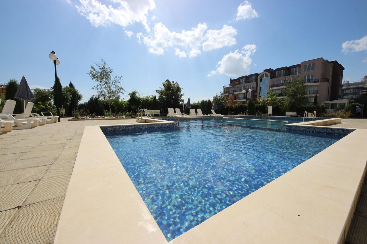 Menada Butterfly Apartment Sveti Vlas Buitenkant foto
